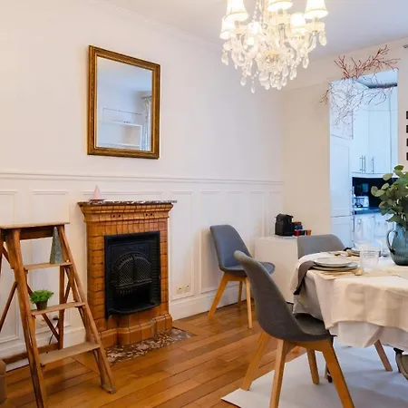 Luxury Parisian Flat Golden Triangle باريس