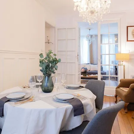 شقة Luxury Parisian Flat Golden Triangle