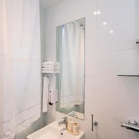 Luxury Parisian Flat Golden Triangle * Paris