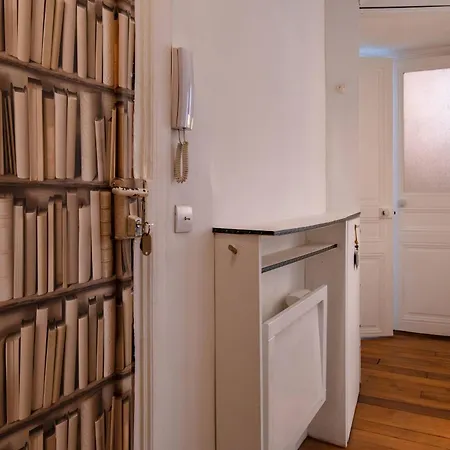 Apartment Luxury Parisian Flat Golden Triangle
